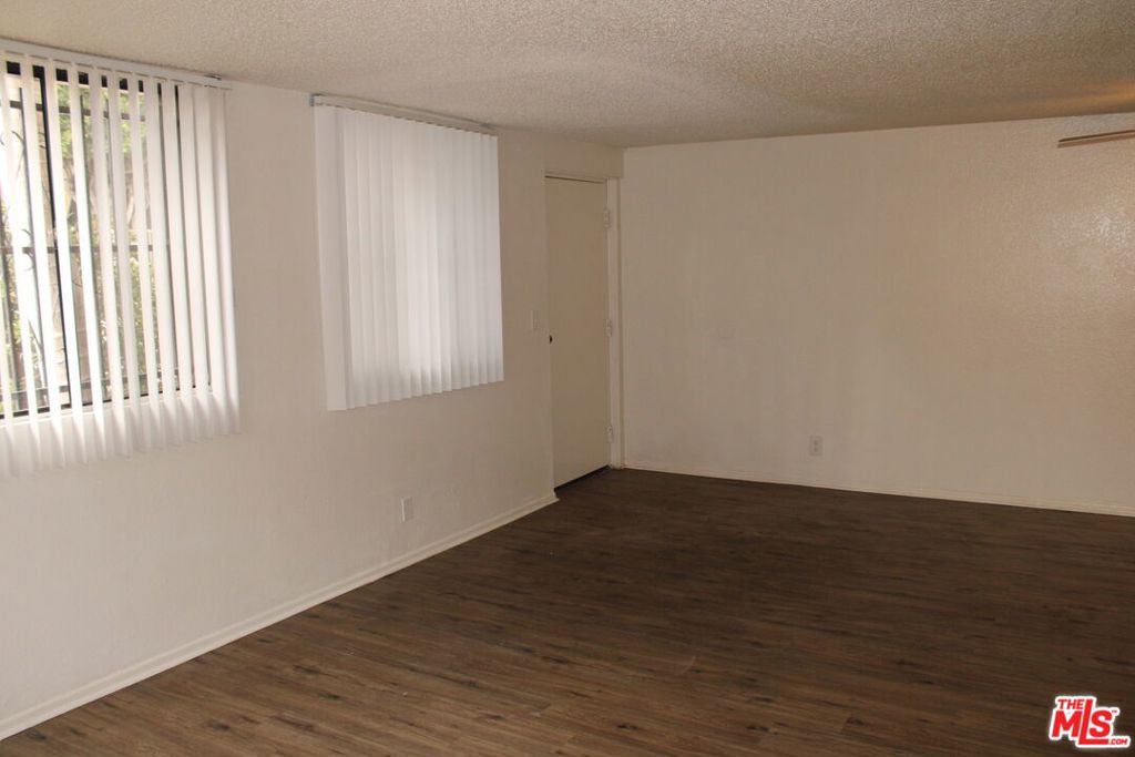 12100 Birch Avenue 22 Property Photo 3