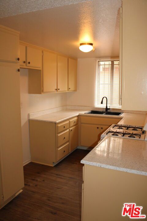 12100 Birch Avenue 22 Property Photo 4
