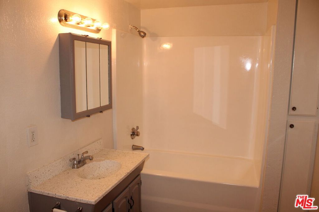 12100 Birch Avenue 22 Property Photo 7