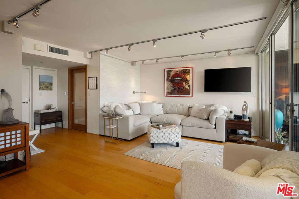 201 Ocean Avenue 1105p Property Photo 7