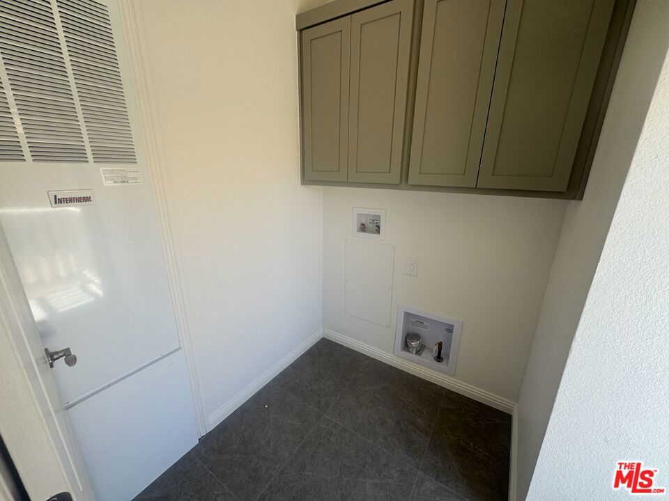 1336 La Crescenta Drive 2 Property Photo 7