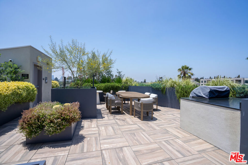 1915 Park Avenue Property Photo 13
