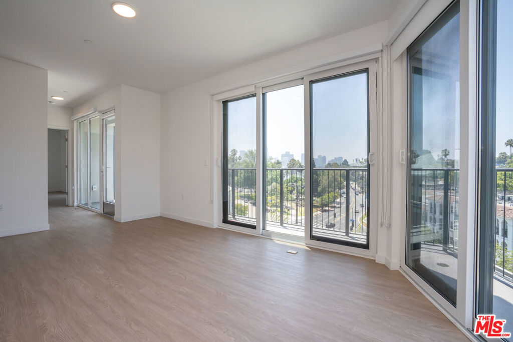 1915 Park Avenue Property Photo 30