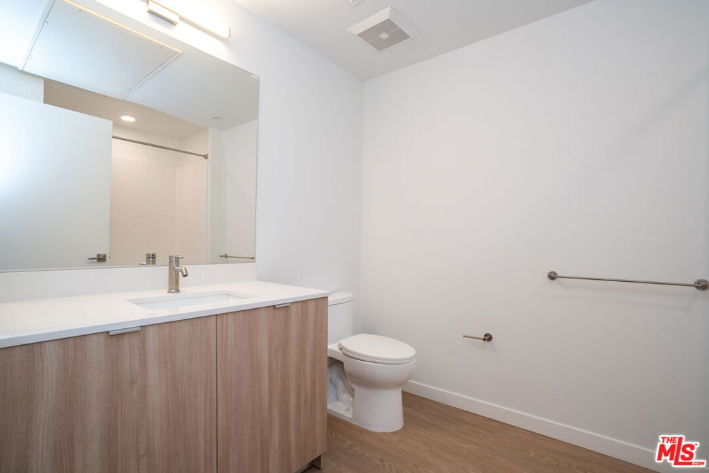 1915 Park Avenue Property Photo 36