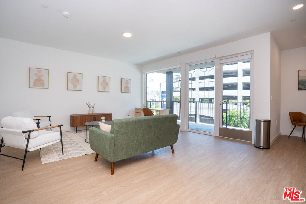 1915 Park Avenue Property Photo 40