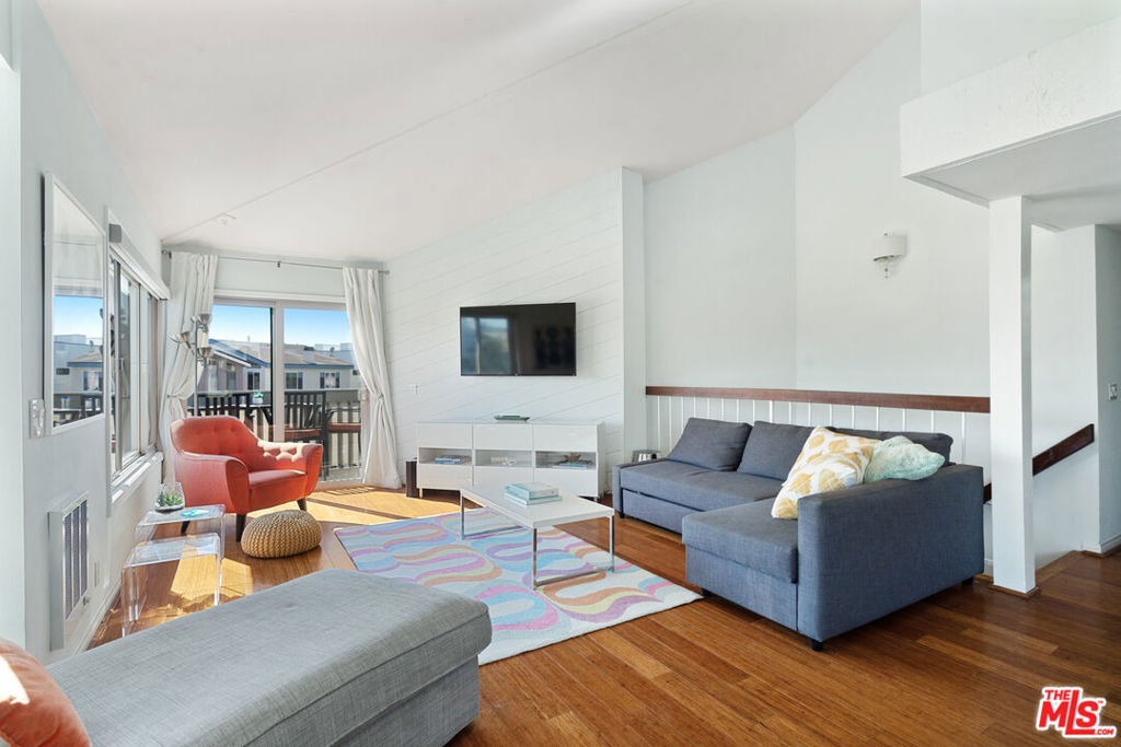 4532 La Brea Street Property Photo 6