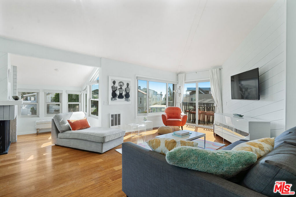 4532 La Brea Street Property Photo 7