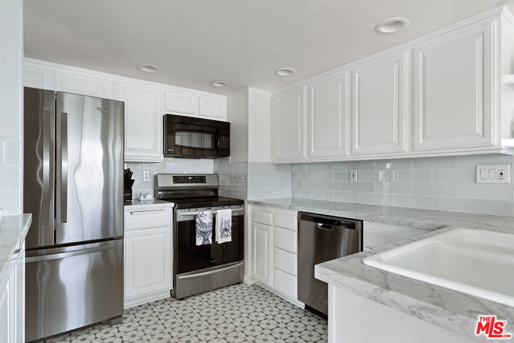 4532 La Brea Street Property Photo 13