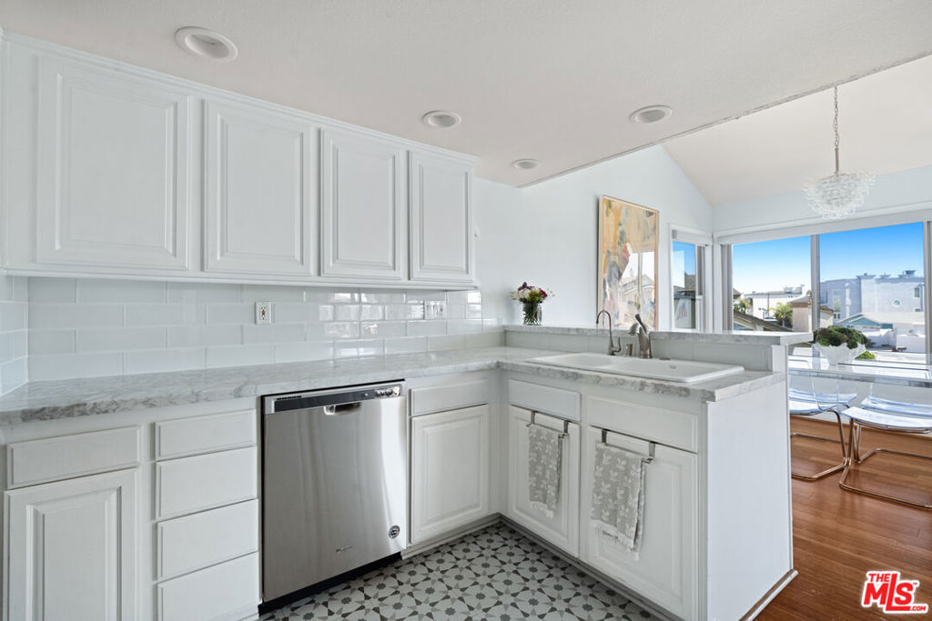 4532 La Brea Street Property Photo 14