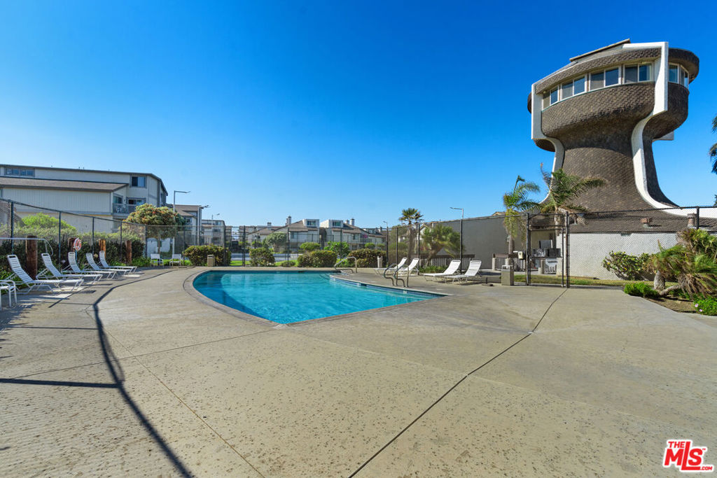 4532 La Brea Street Property Photo 28