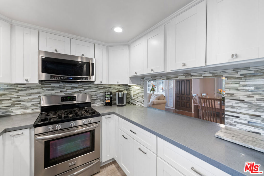 429 Butterfield Property Photo 11