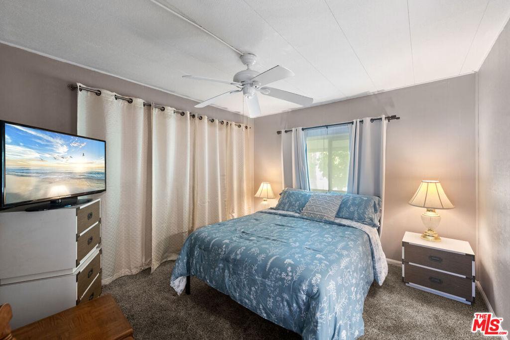 429 Butterfield Property Photo 19