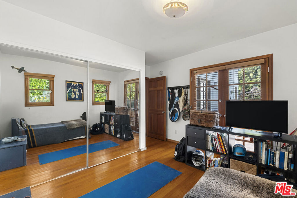 1914 Fairburn Avenue Property Photo 28