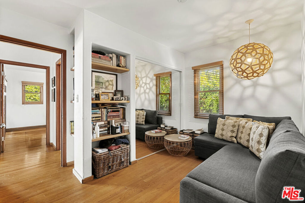 1914 Fairburn Avenue Property Photo 29
