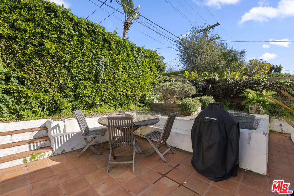1914 Fairburn Avenue Property Photo 40