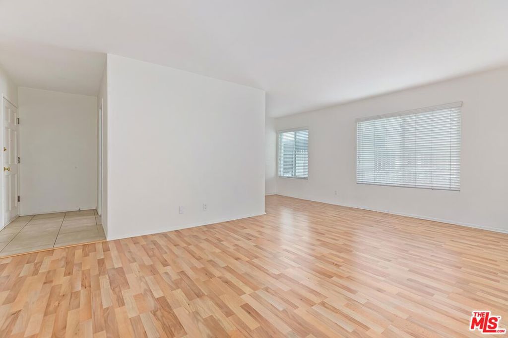 943 9th Street 5 Property Photo 4