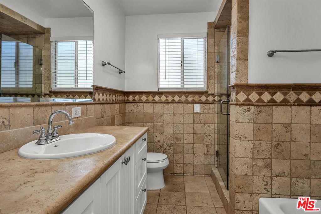 1021 12th Street 303 Property Photo 14