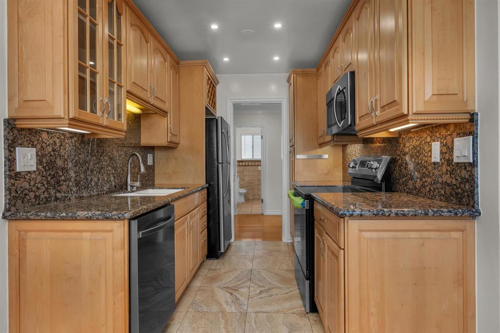 1021 12th Street 303 Property Photo 18
