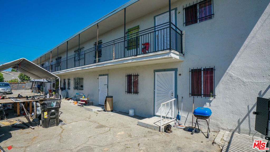 9021 Compton Avenue Property Photo 8