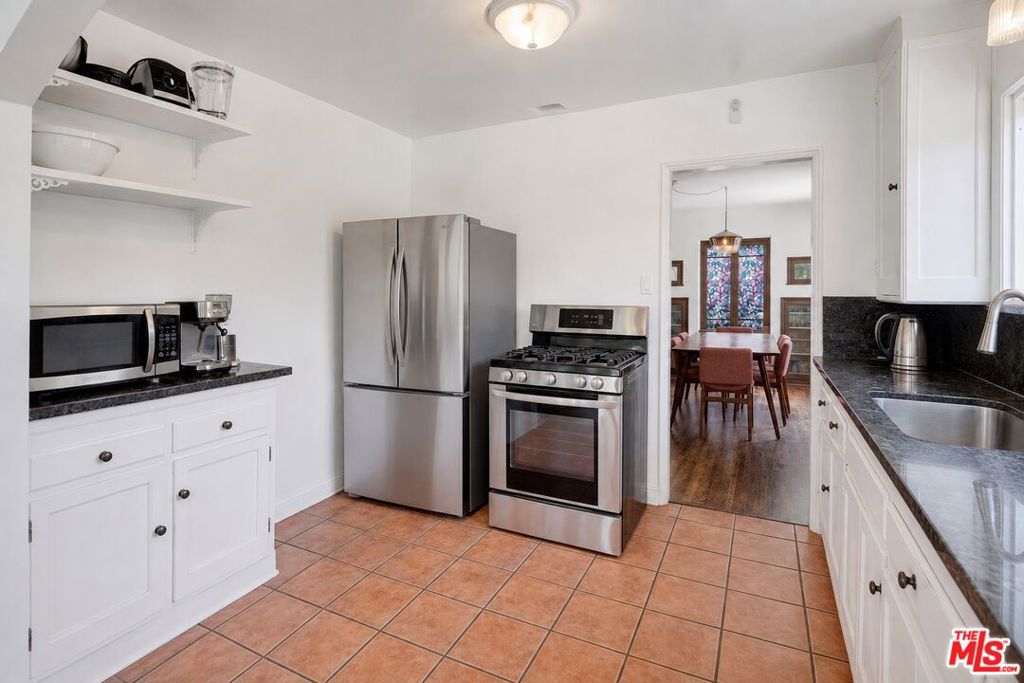 2338 Lake View Avenue Property Photo 13