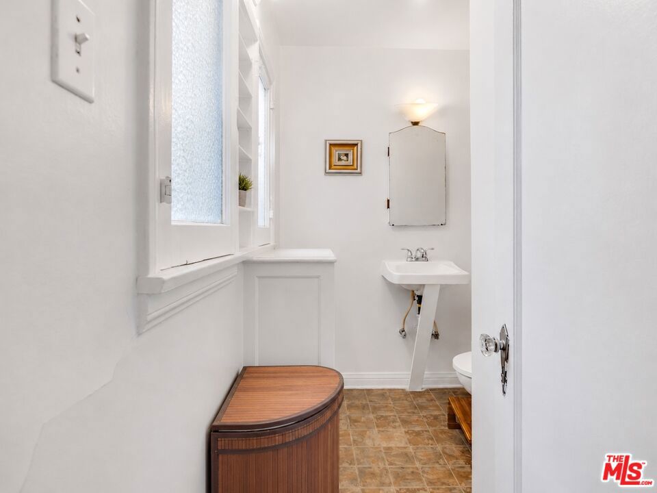 2338 Lake View Avenue Property Photo 55