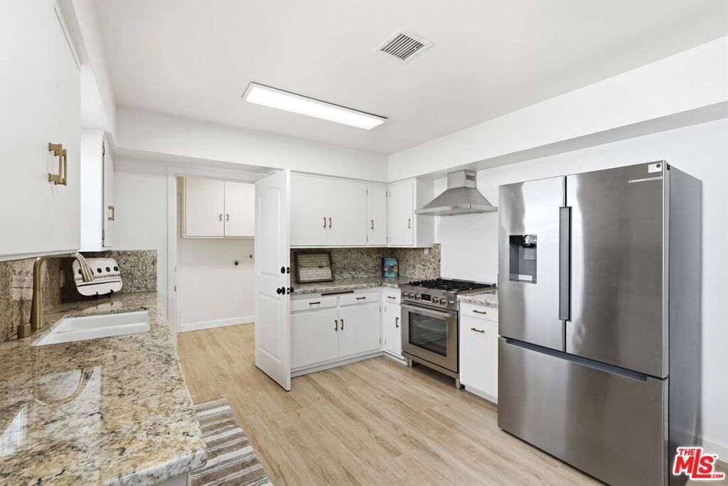 4203 W 141st Street Property Photo 5