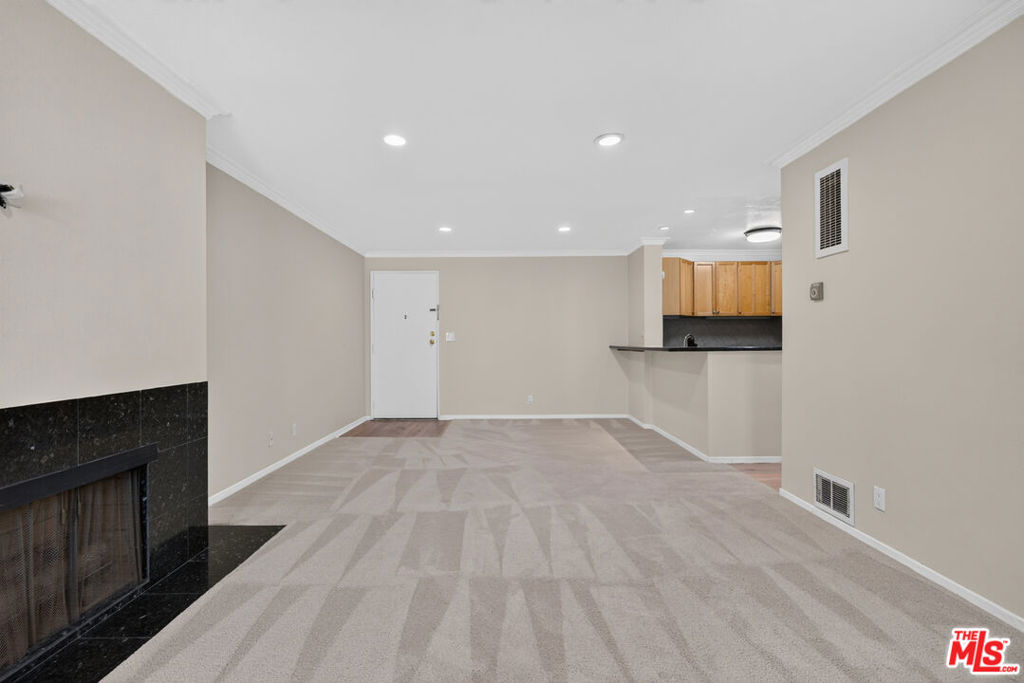 6505 Green Valley Circle 207 Property Photo 4
