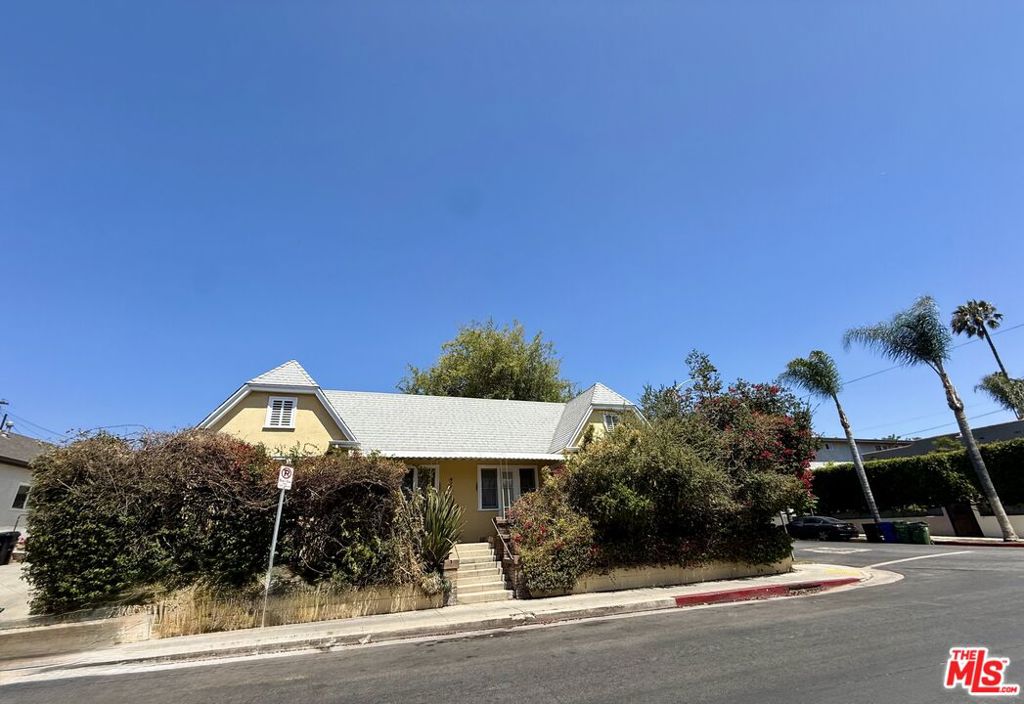 500 N Kingsley Drive