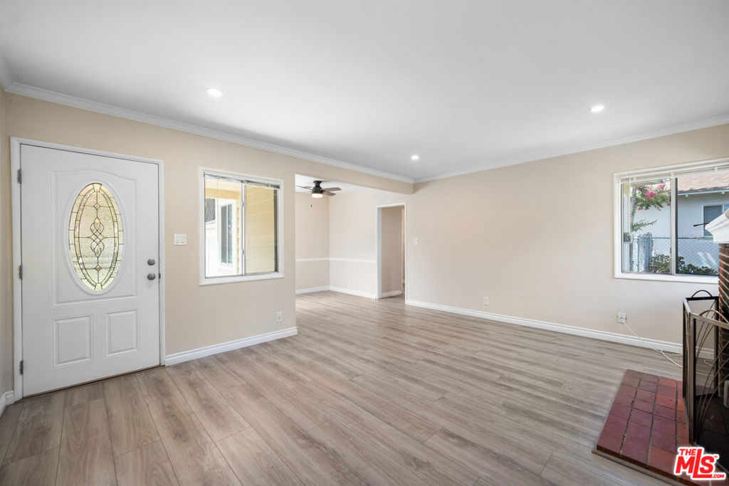 8914 Canby Avenue Property Photo 11