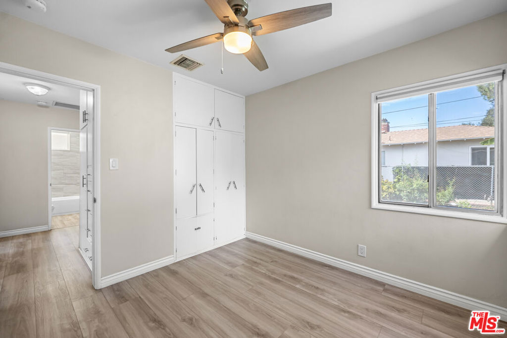 8914 Canby Avenue Property Photo 23