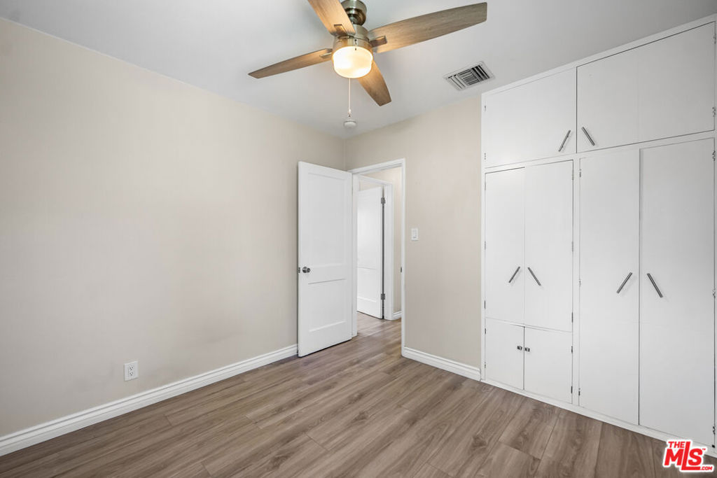 8914 Canby Avenue Property Photo 24