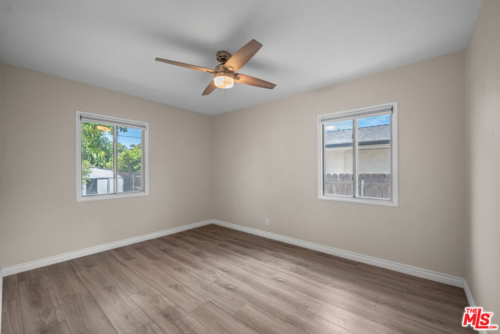8914 Canby Avenue Property Photo 25
