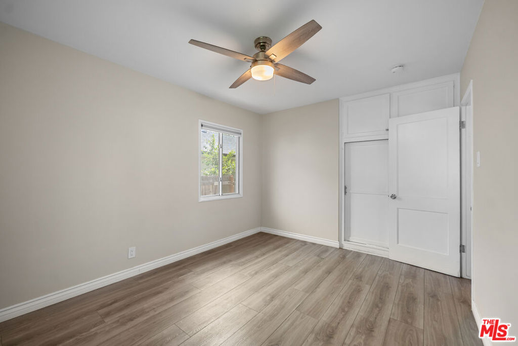 8914 Canby Avenue Property Photo 28