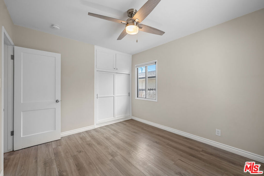 8914 Canby Avenue Property Photo 32