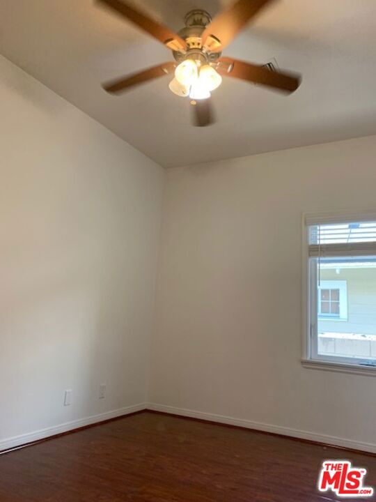 1305 W 37th Place Room #3 Property Photo 6