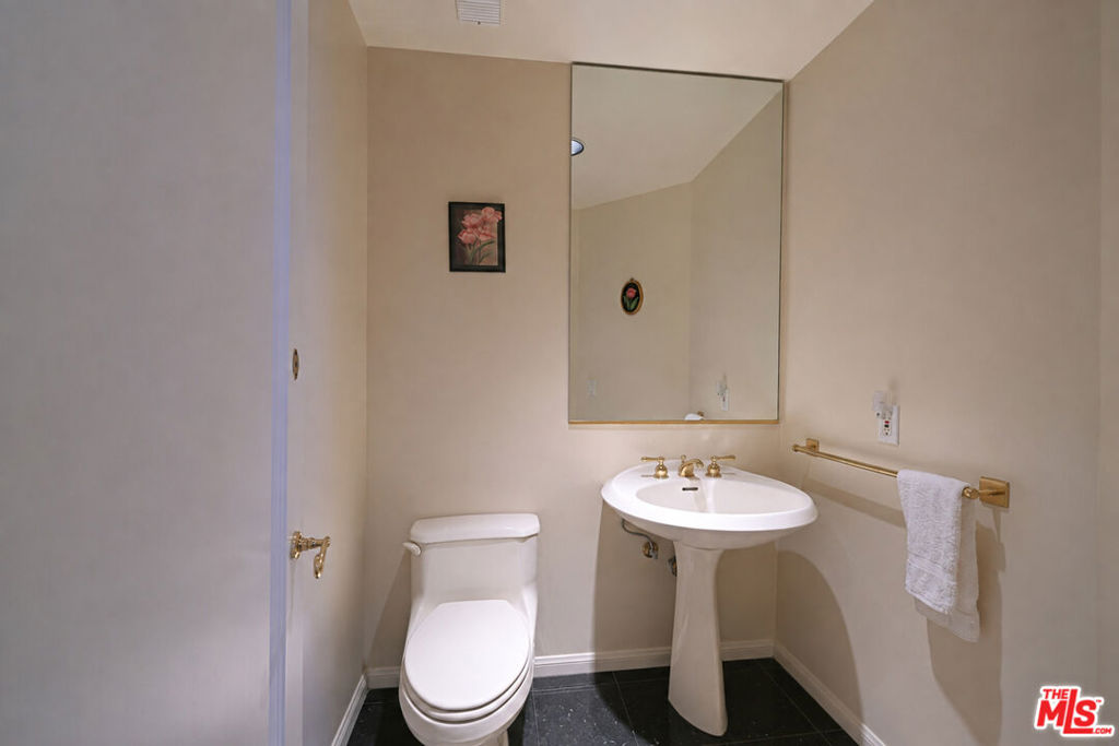 10550 Wilshire Boulevard 1001 Property Photo 30