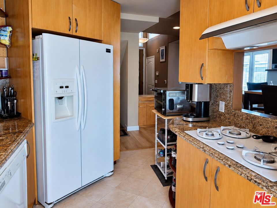 1247 23rd Street D Property Photo 6