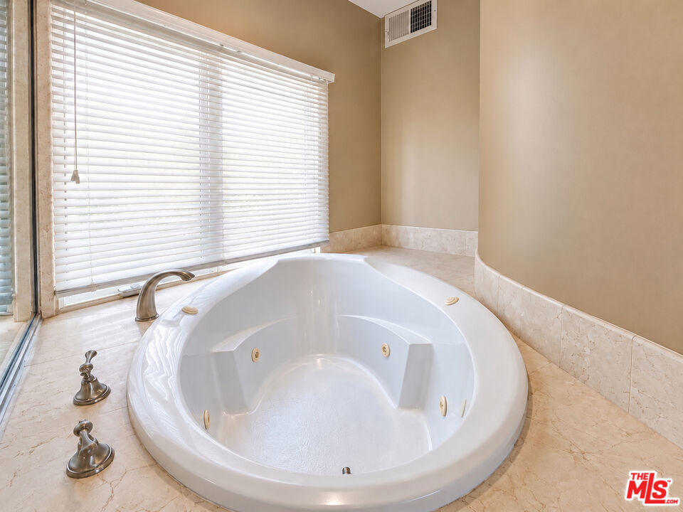 1247 23rd Street D Property Photo 35