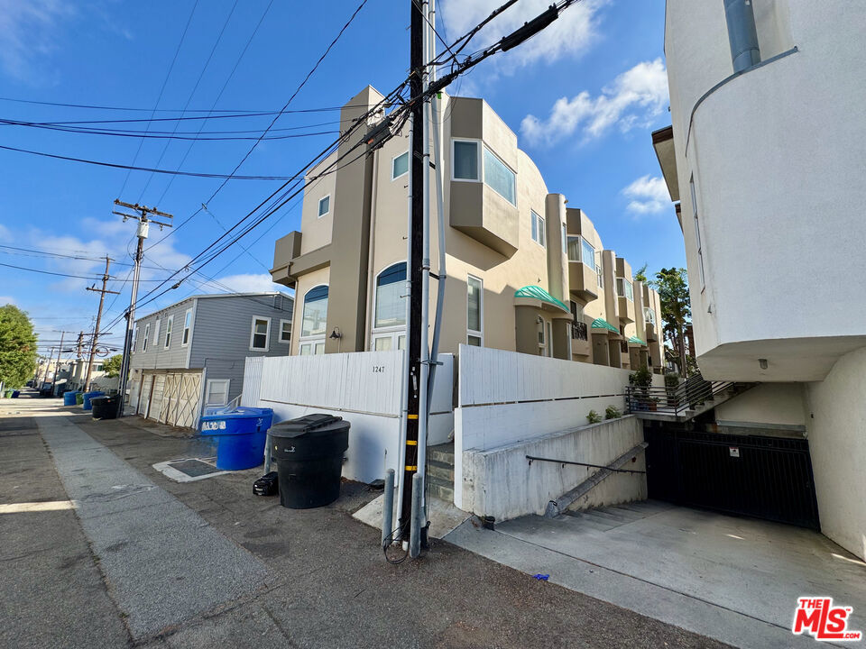 1247 23rd Street D Property Photo 48