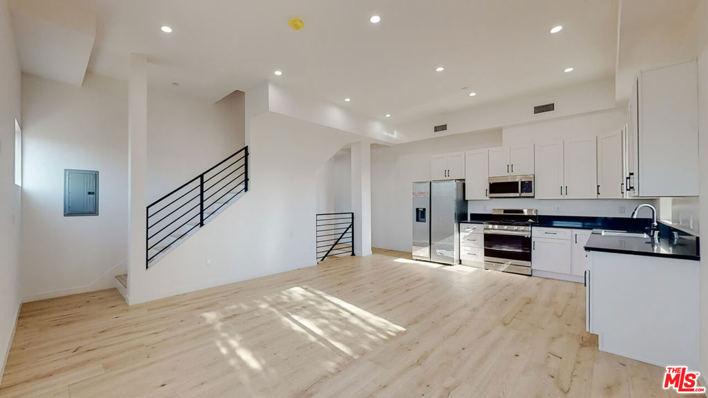 1509 S Cloverdale Avenue Property Photo 1
