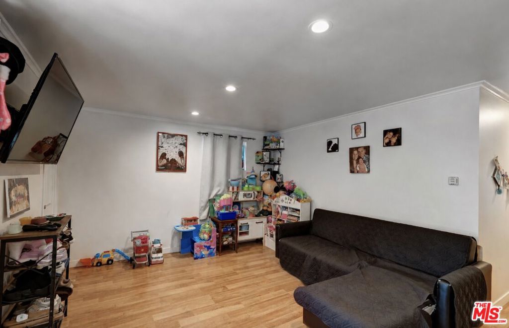 276 Thorne Street Property Photo 7