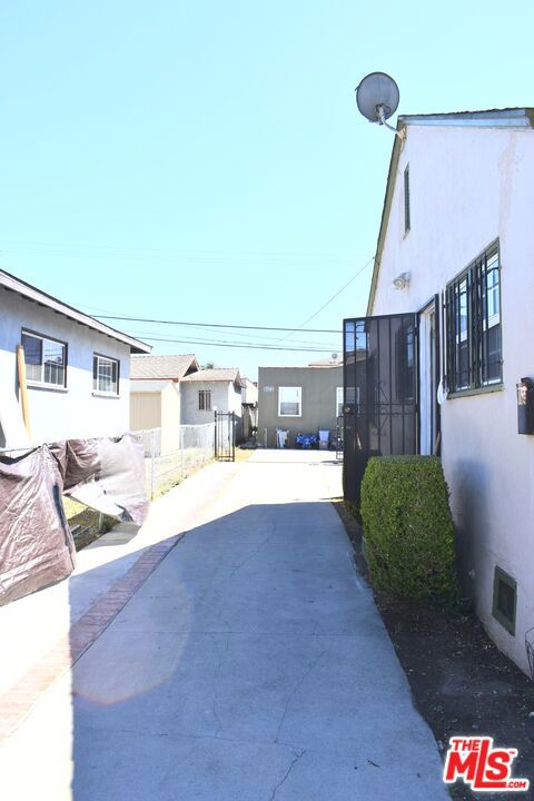 1738 W 82nd Street Property Photo 19
