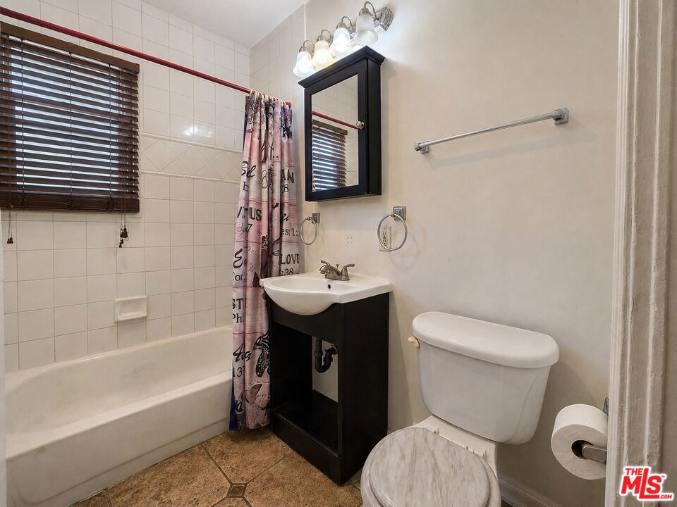 3519 W 117th Street Property Photo 6
