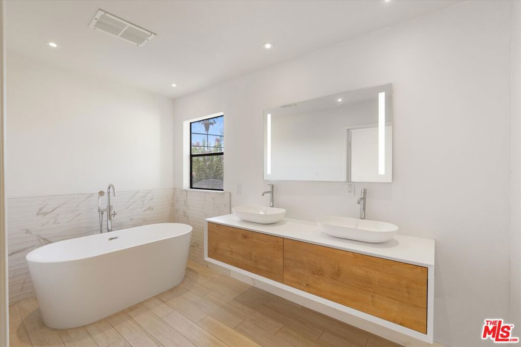 432 S Hamel Road 201 Property Photo 1