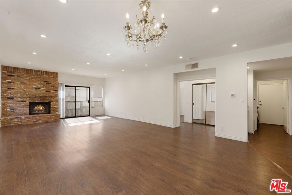 432 S Hamel Road 201 Property Photo 5