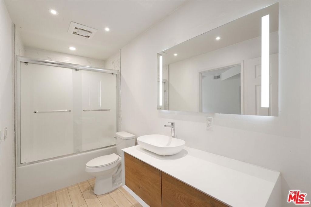 432 S Hamel Road 201 Property Photo 15