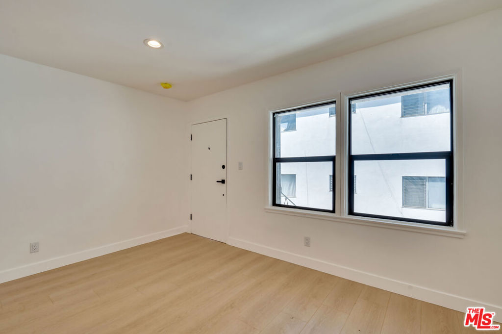 926 N Spaulding Avenue 8 Property Photo 1