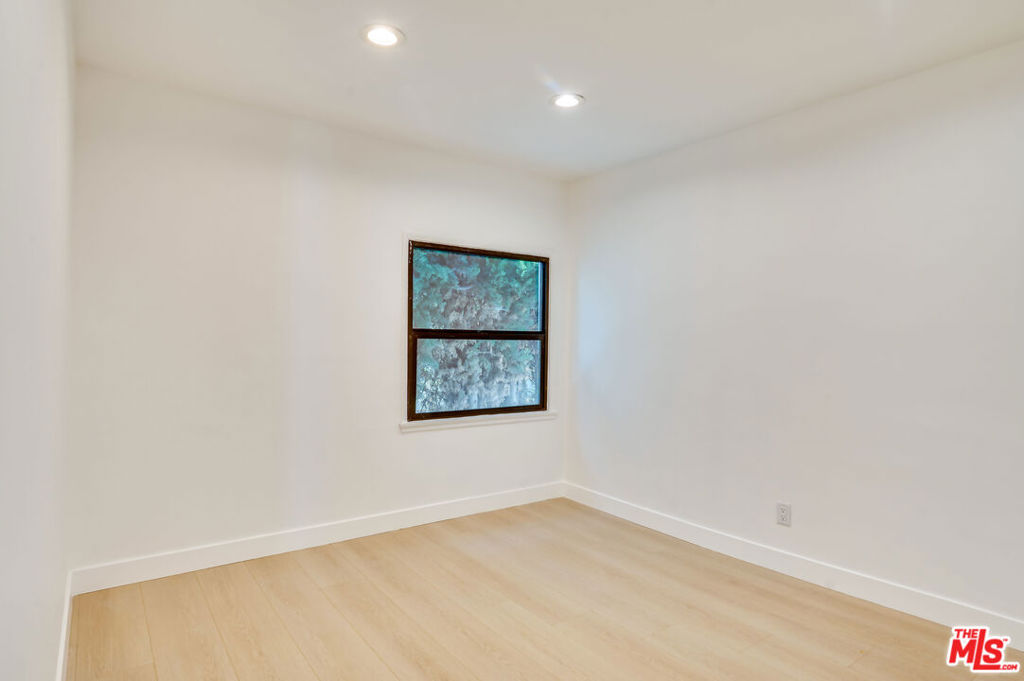 926 N Spaulding Avenue 8 Property Photo 7