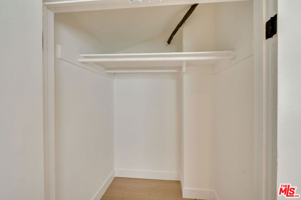 926 N Spaulding Avenue 8 Property Photo 12