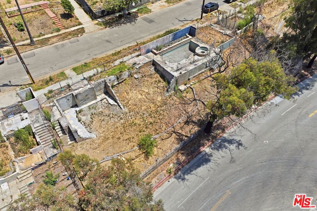 545 N Las Casas Avenue Property Photo 7